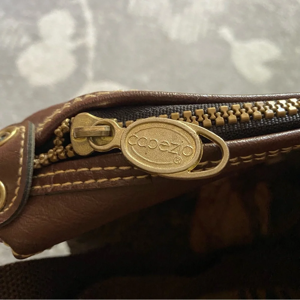 Vintage Capezio Collection Fox Hunting Royal British Scene Dance Duffle Bag - Picture 10 of 16